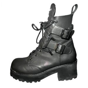 Combat boots